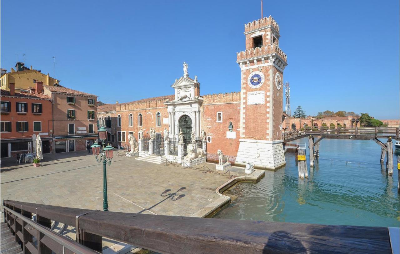 Nice Apartment In Venezia With Kitchen Bagian luar foto